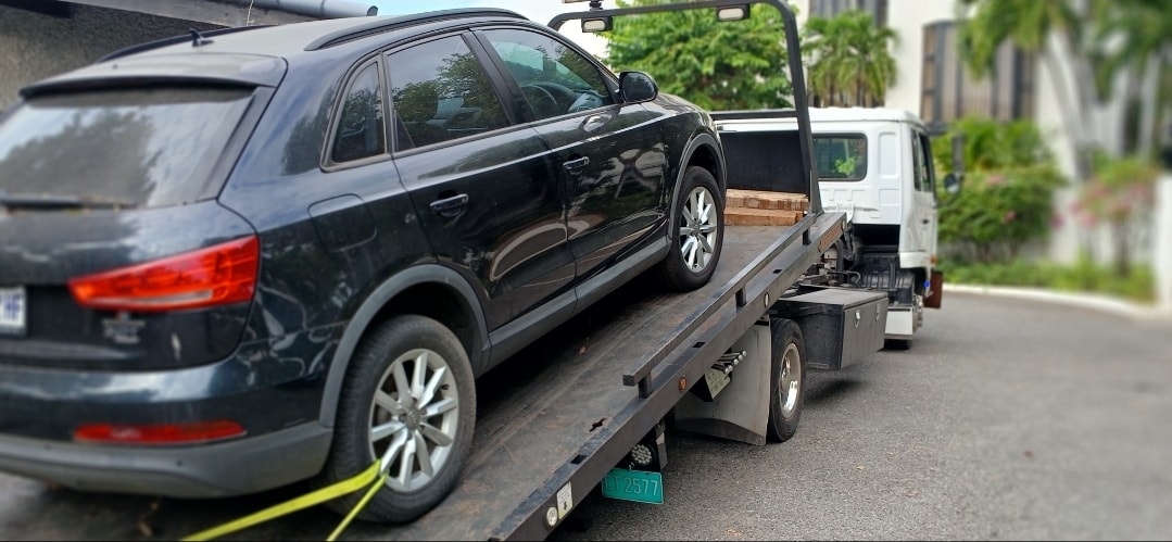 Tow truck roadside vehicle recovery